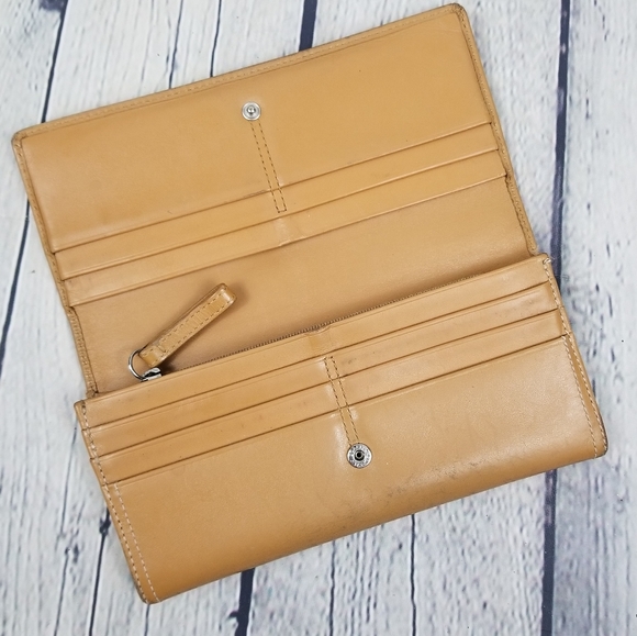 COACH | leather fold snap close wallet - Picture 3 of 11